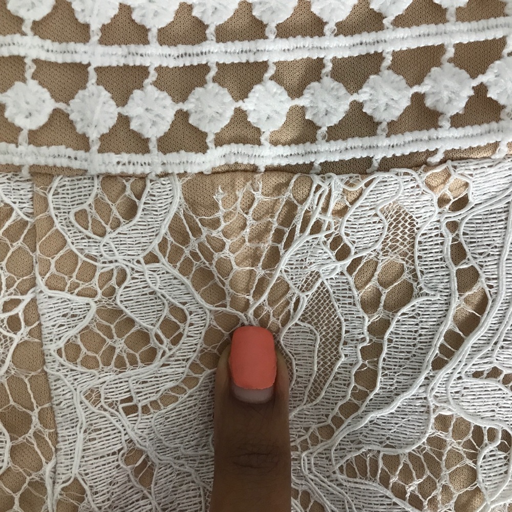 White lace dress - Picture 5 of 6